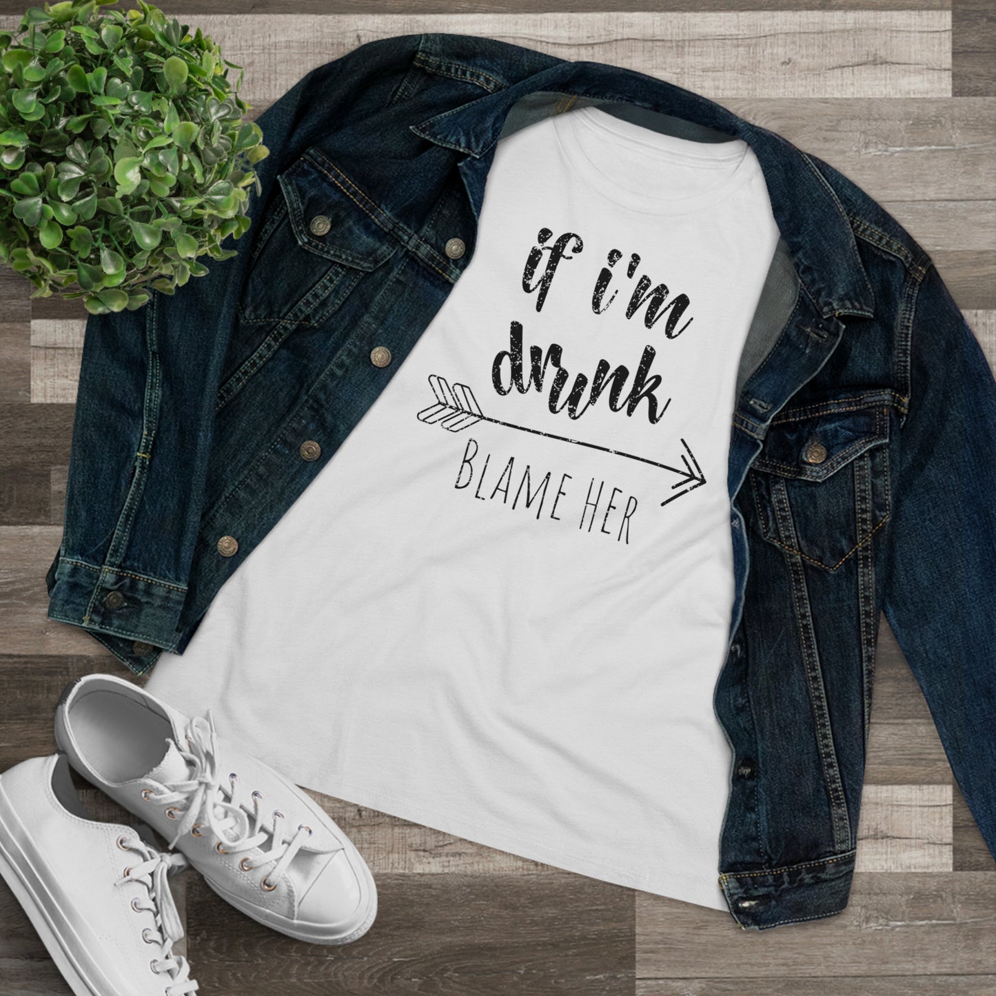 If I'm Drunk Blame Her (Arrow Right) - Relaxed Fit Women's Premium Tee